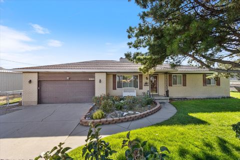 Photo of 13420 S ROSE CANYON RD, Herriman, UT 84096 (MLS # 2141639)