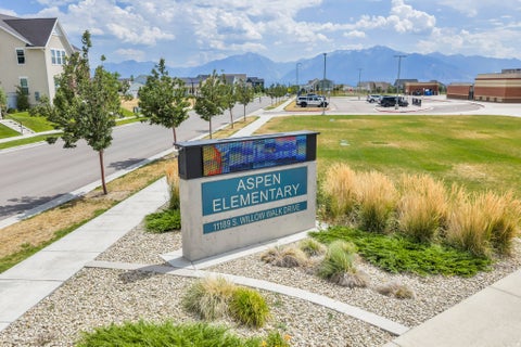Tiny photo for 11122 S WILLOW WALK DR, South Jordan, UT 84009 (MLS # 2174037)