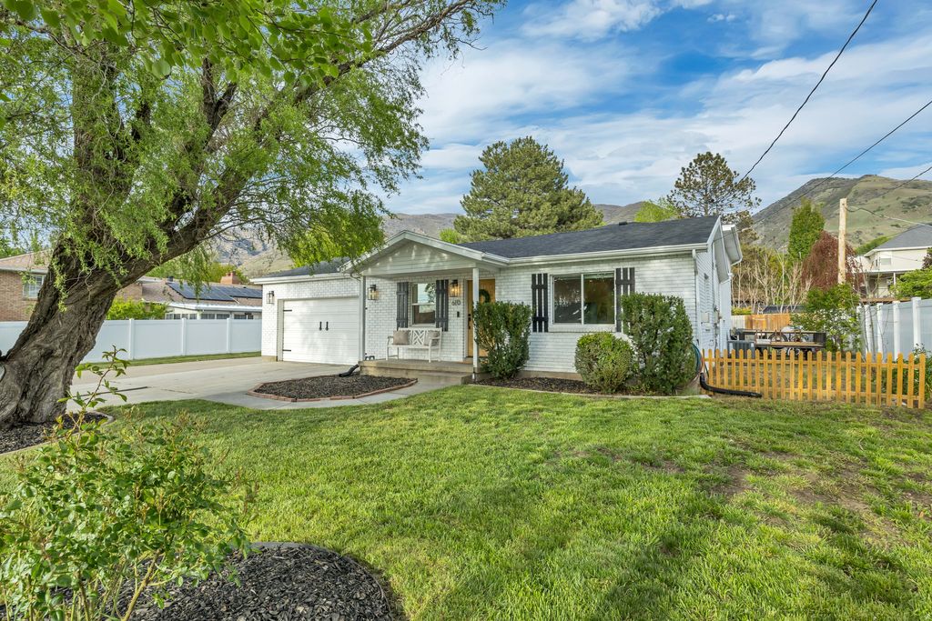 Photo of 610 N MAIN ST, Centerville, UT 84014 (MLS # 2155559)