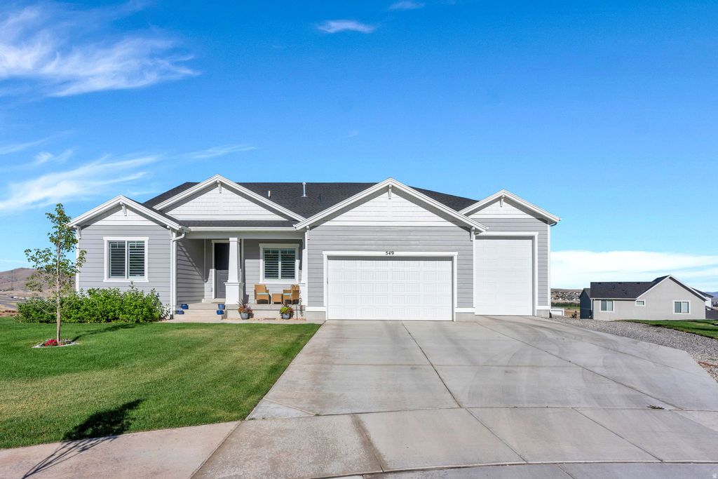 Photo of 549 W BLUFF ST, Santaquin, UT 84655 (MLS # 2170869)
