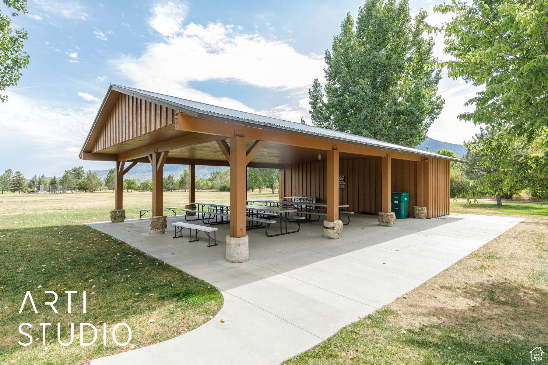 SHEEP CREEK - Residential