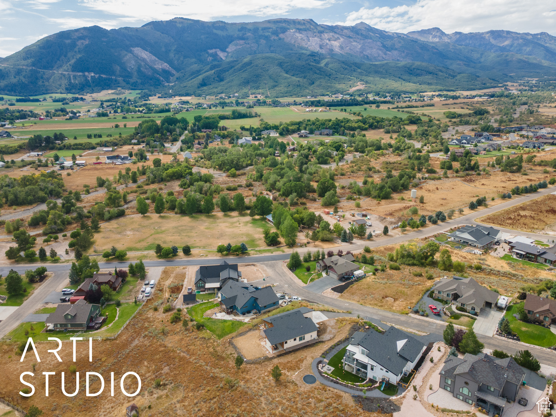 SHEEP CREEK - Residential