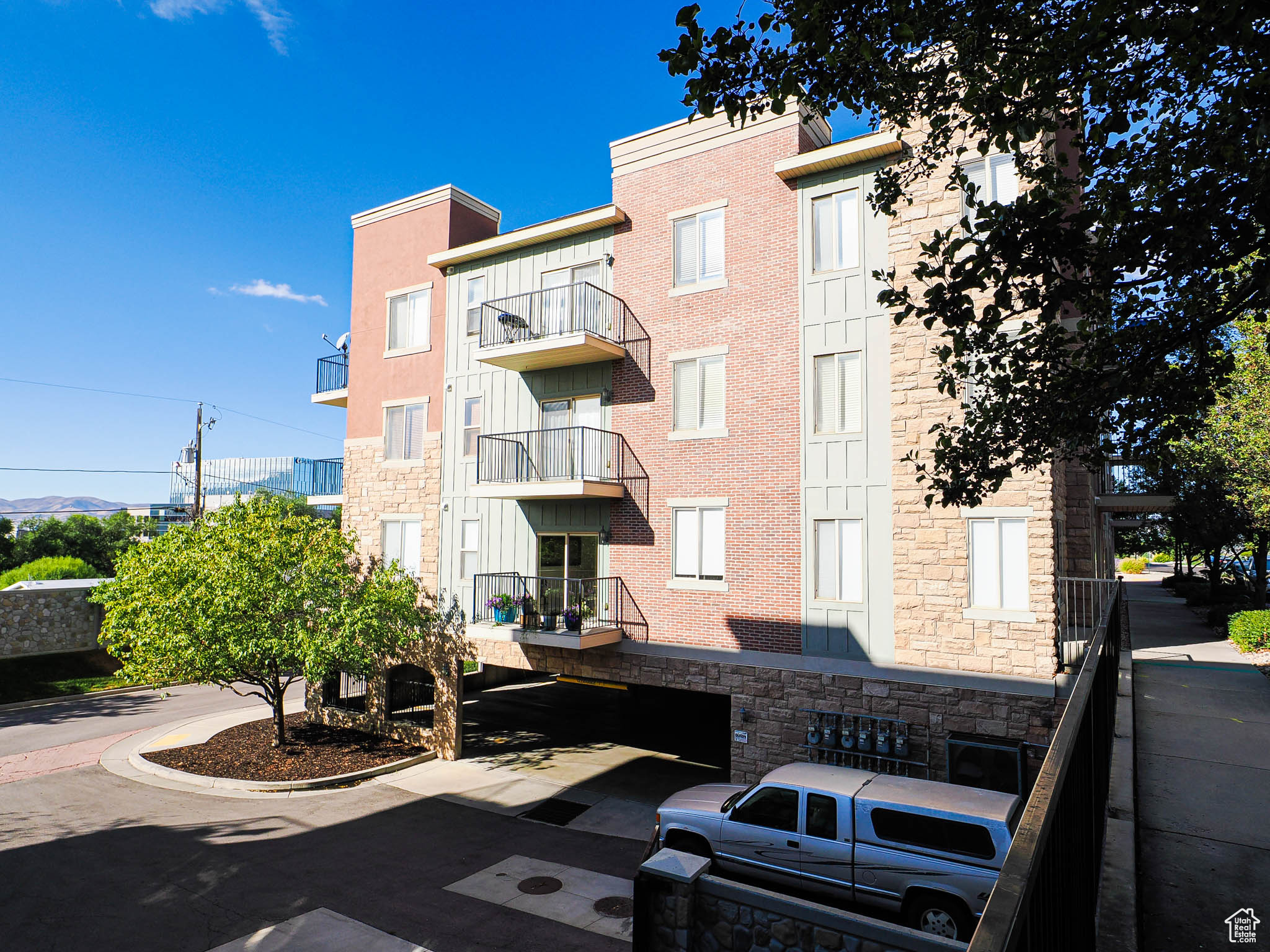 ALBION VILLAGE - Residential