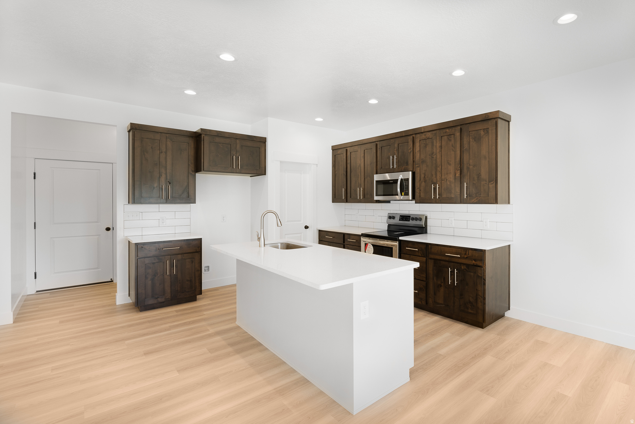 OAKRIDGE COVE - Residential