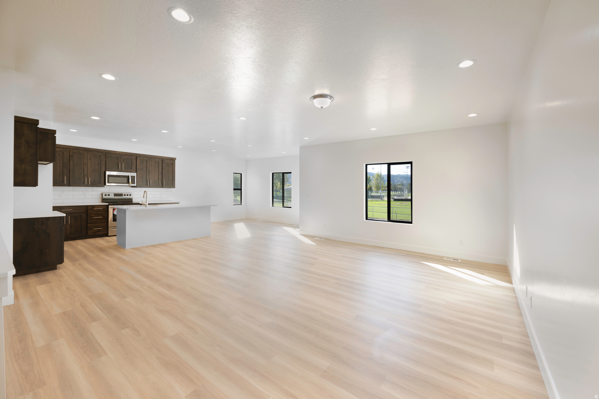 OAKRIDGE COVE - Residential