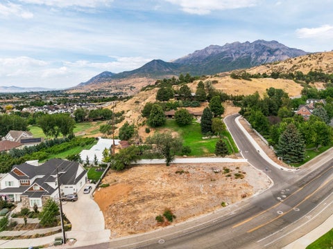 Tiny photo for 4601 N EAST LAWN DR, Provo, UT 84604 (MLS # 2185986)