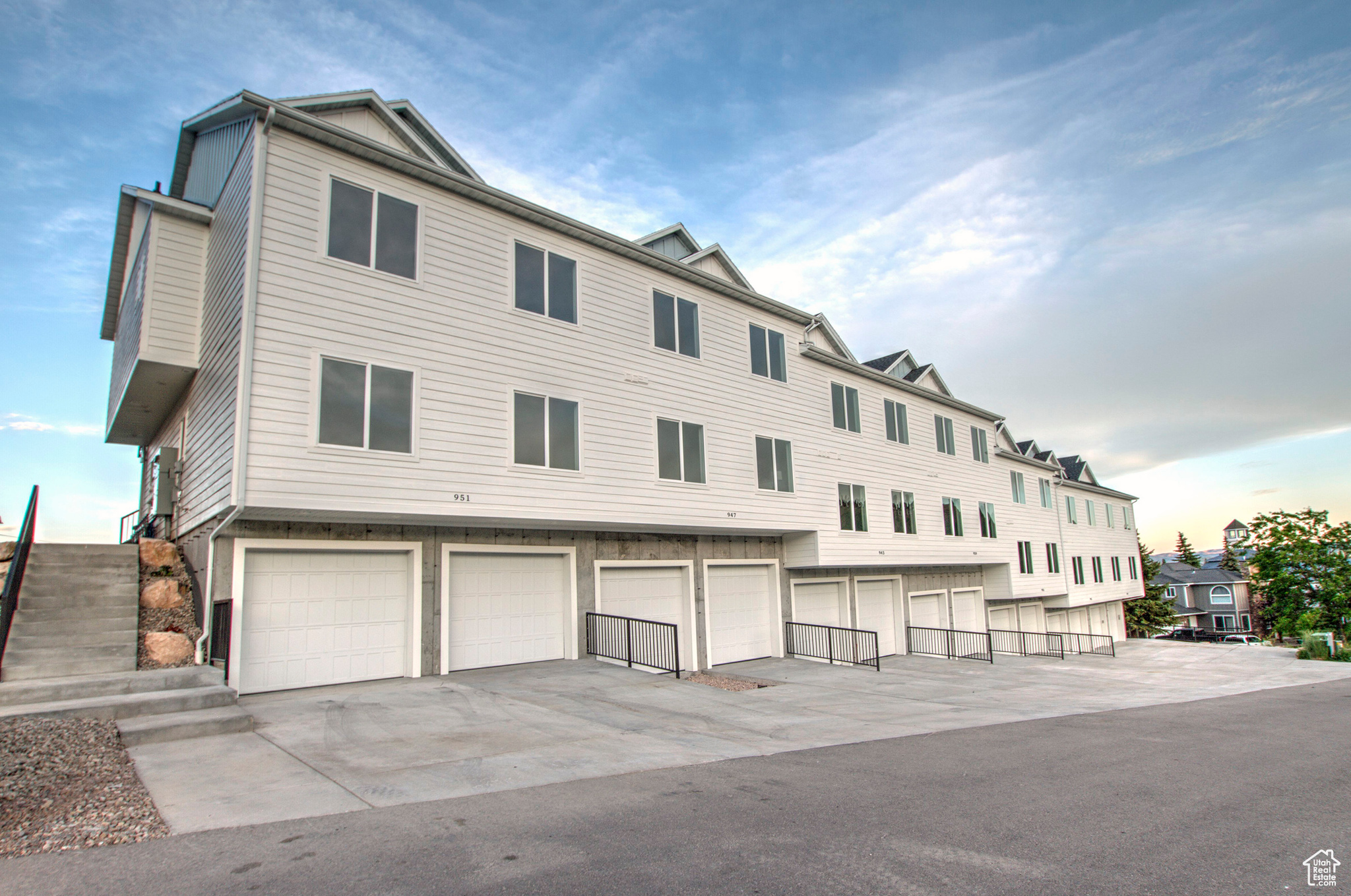 HARBORVIEW TOWNHOMES - Residential