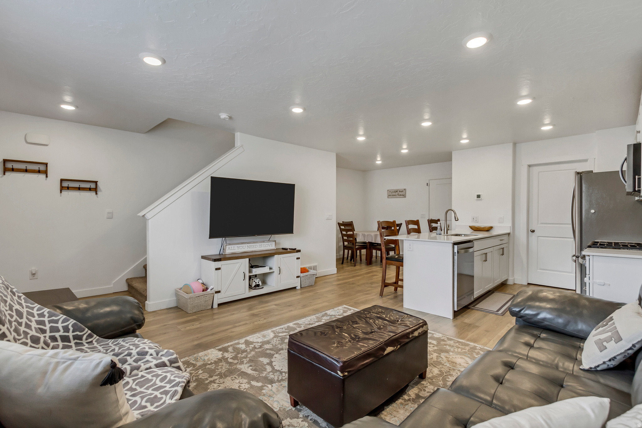 SUMMIT RIDGE TOWNS - Residential