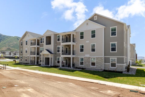 Condo For Sale - 4661 S Poplar Way #R202<br/> Mapleton, UT 84664