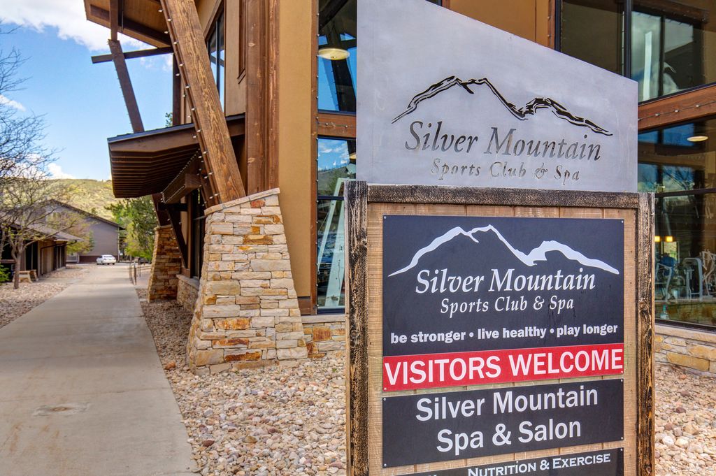 Photo of 2235 SIDEWINDER DR #424, Park City, UT 84060 (MLS # 2122969)