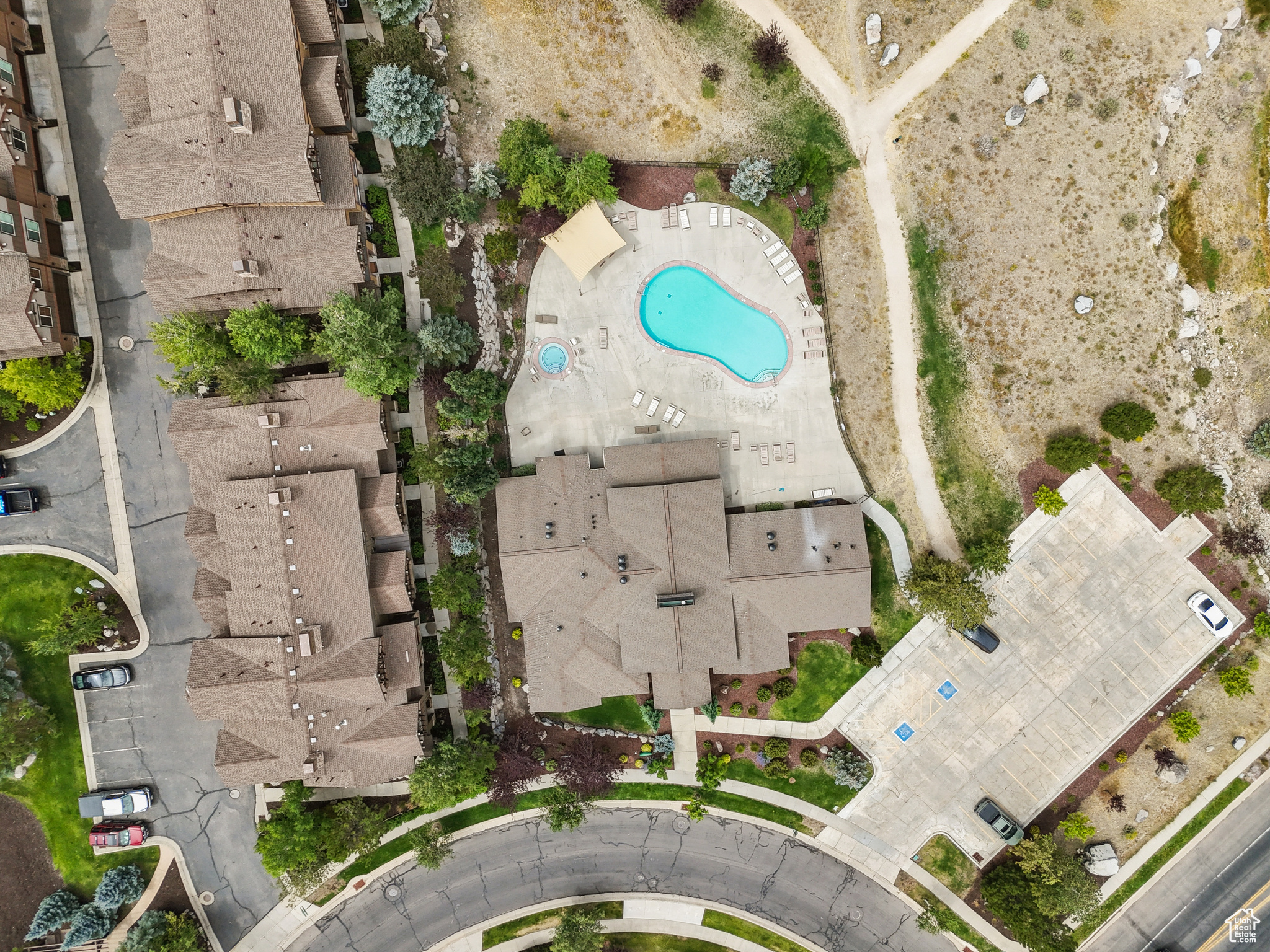 PARK'S EDGE - Residential