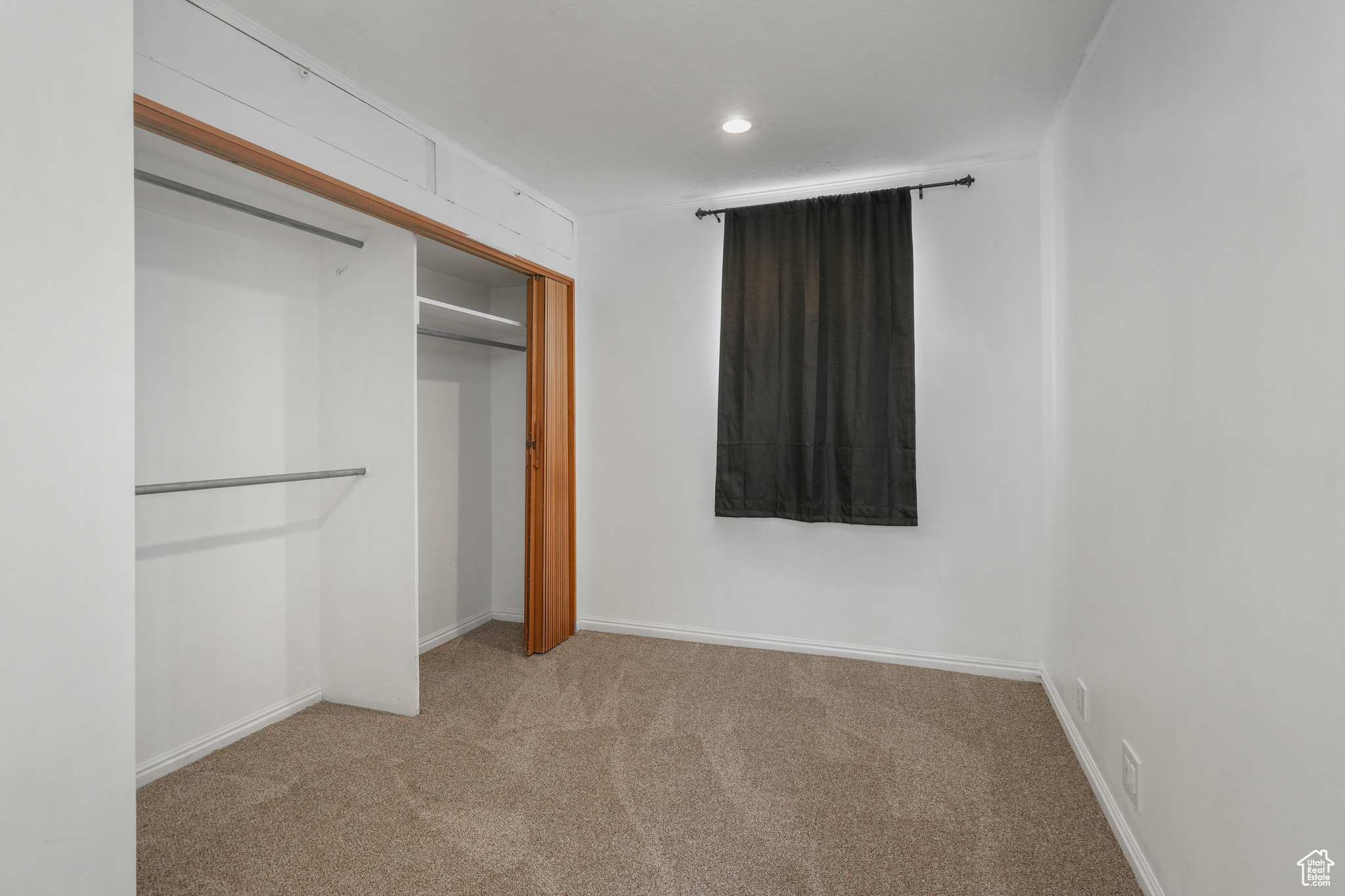 Salt Lake City, Utah 84102, United States, 3 Bedrooms Bedrooms, ,2 BathroomsBathrooms,Residential,Pending,21061