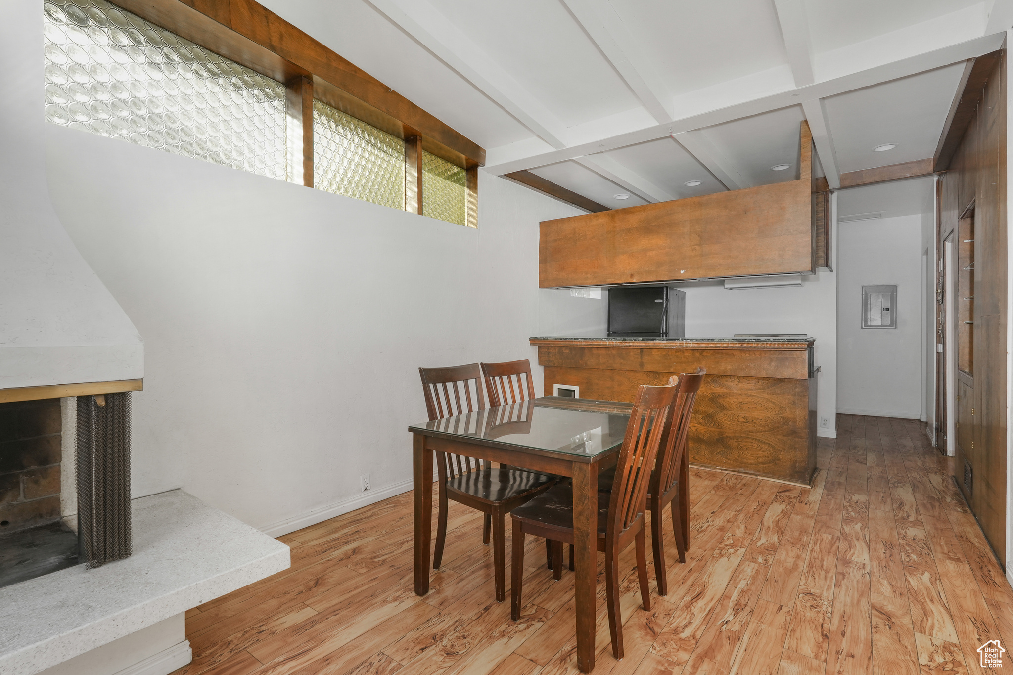 Salt Lake City, Utah 84102, United States, 3 Bedrooms Bedrooms, ,2 BathroomsBathrooms,Residential,Pending,21061