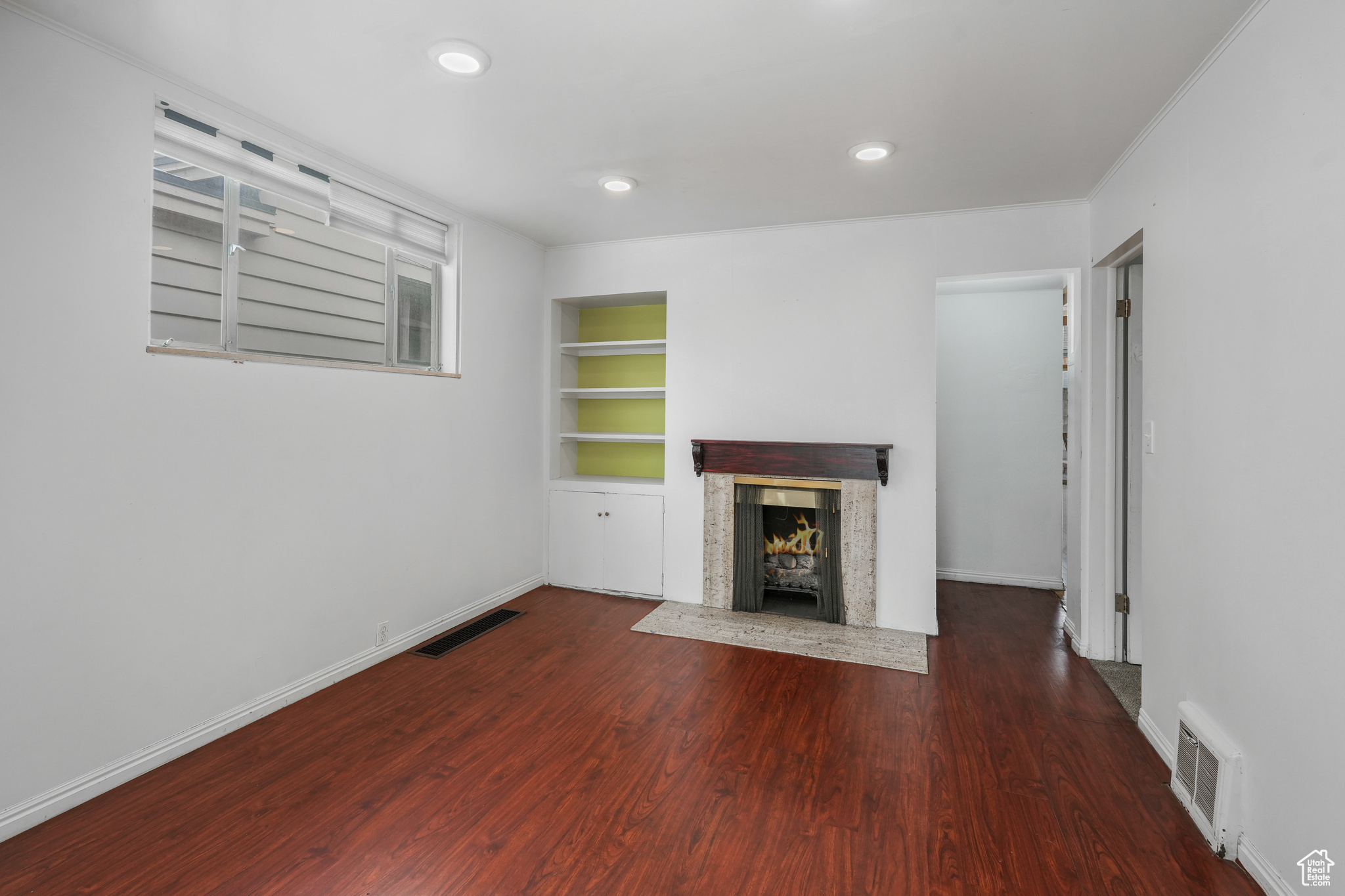 Salt Lake City, Utah 84102, United States, 3 Bedrooms Bedrooms, ,2 BathroomsBathrooms,Residential,Pending,21061