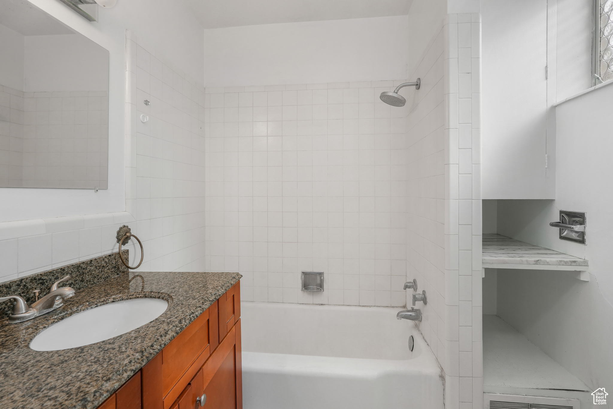 Salt Lake City, Utah 84102, United States, 3 Bedrooms Bedrooms, ,2 BathroomsBathrooms,Residential,Pending,21061