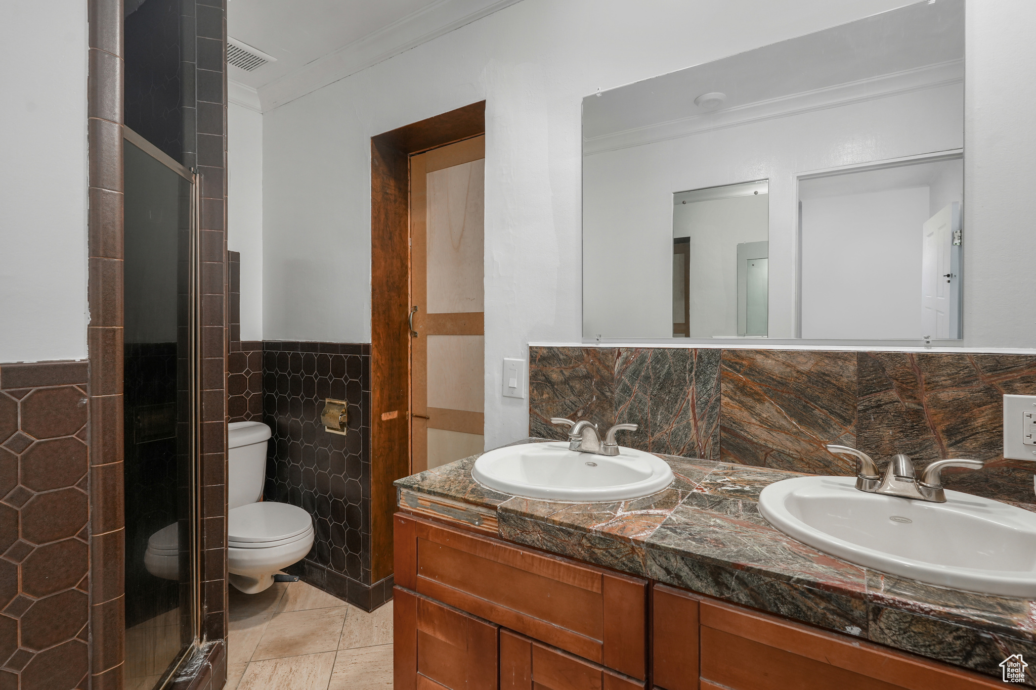 Salt Lake City, Utah 84102, United States, 3 Bedrooms Bedrooms, ,2 BathroomsBathrooms,Residential,Pending,21061