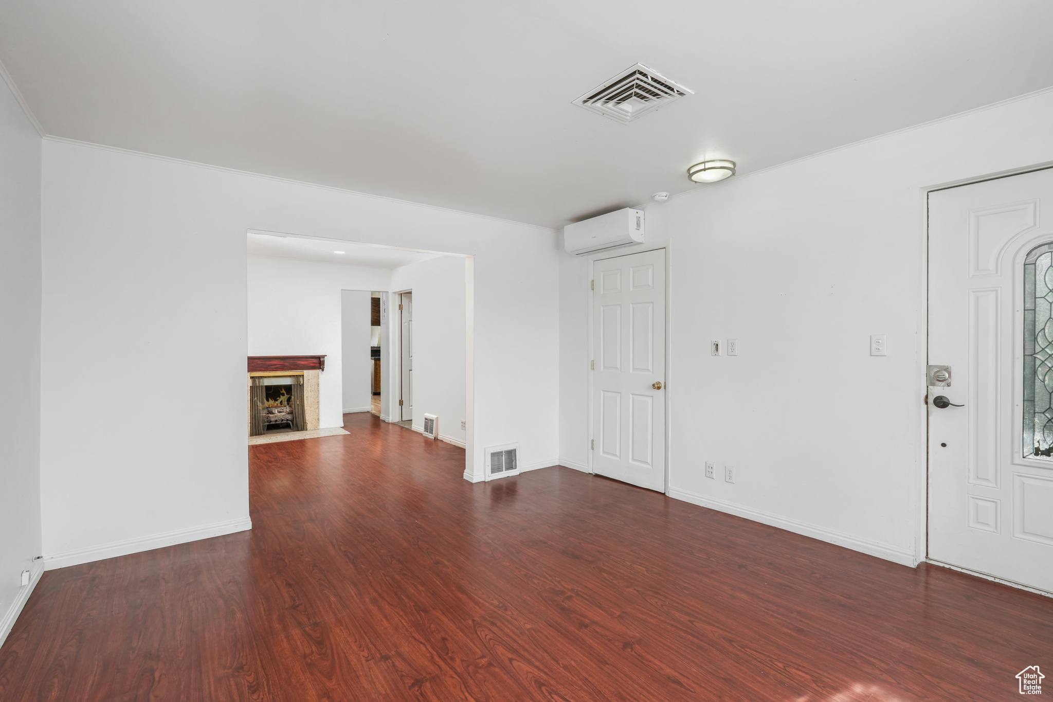 Salt Lake City, Utah 84102, United States, 3 Bedrooms Bedrooms, ,2 BathroomsBathrooms,Residential,Pending,21061