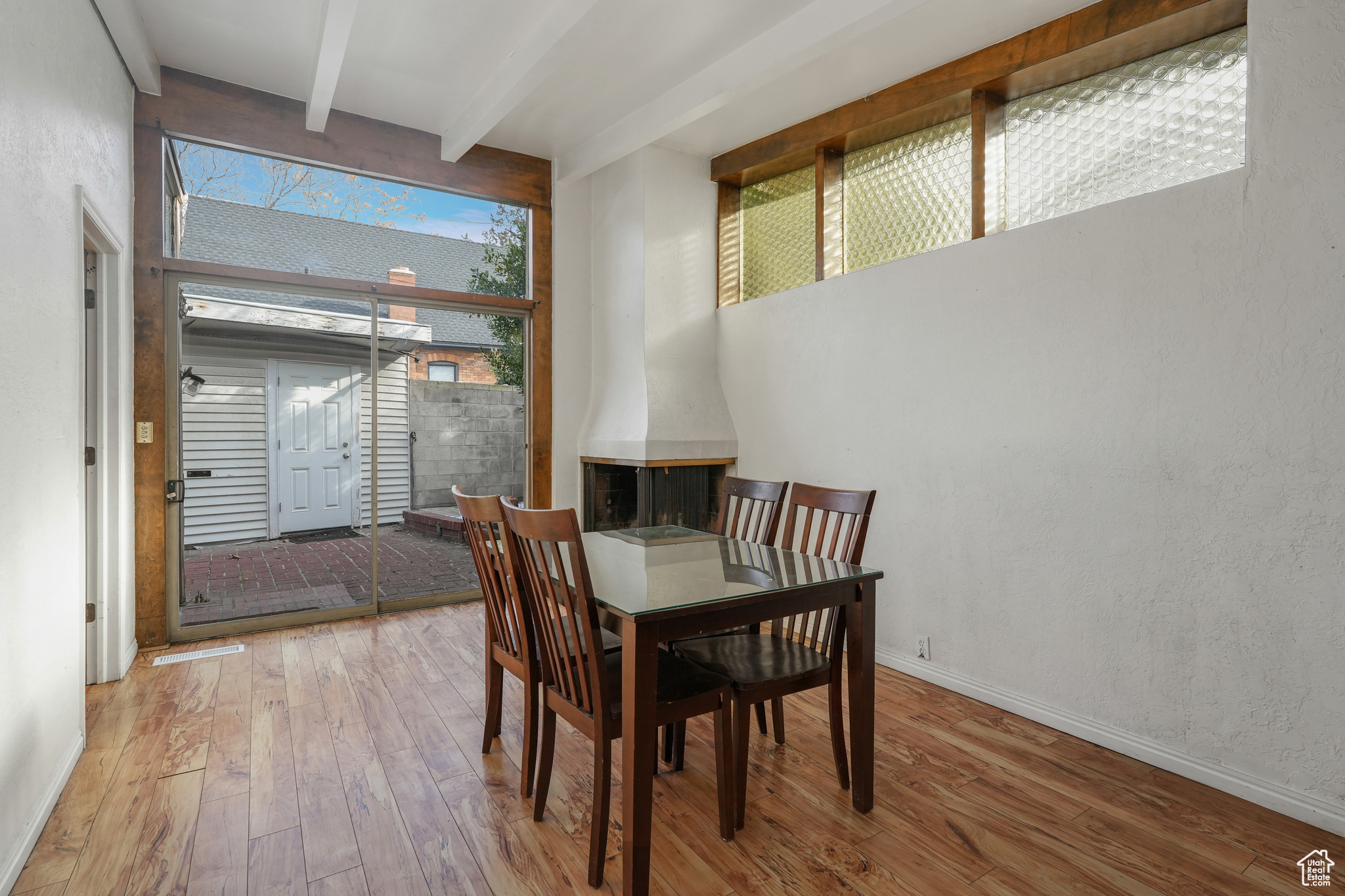 Salt Lake City, Utah 84102, United States, 3 Bedrooms Bedrooms, ,2 BathroomsBathrooms,Residential,Pending,21061