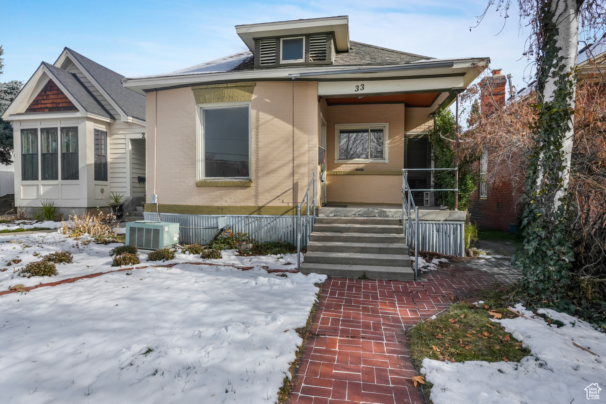 Salt Lake City, Utah 84102, United States, 3 Bedrooms Bedrooms, ,2 BathroomsBathrooms,Residential,Pending,21061