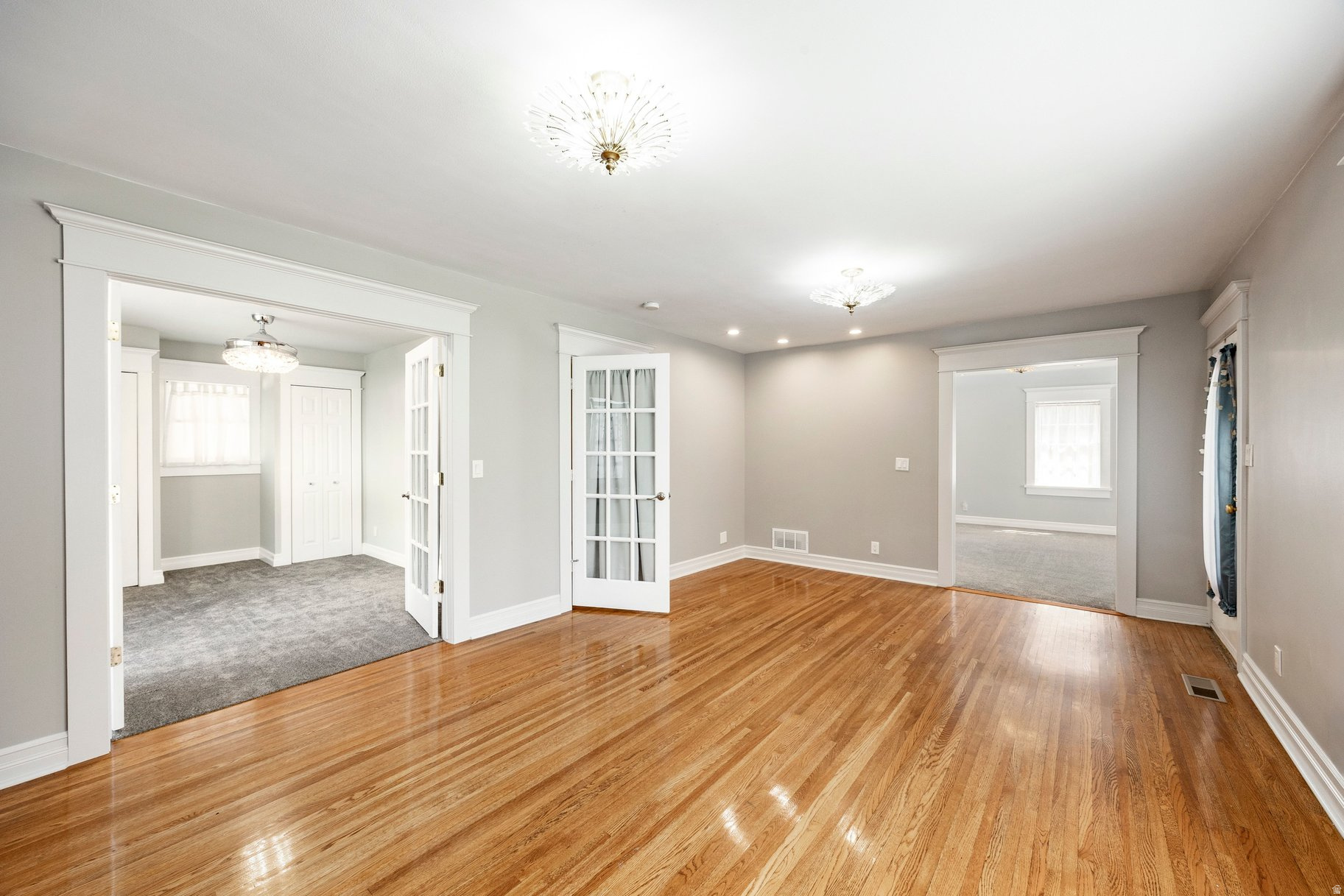 YALECREST - Residential