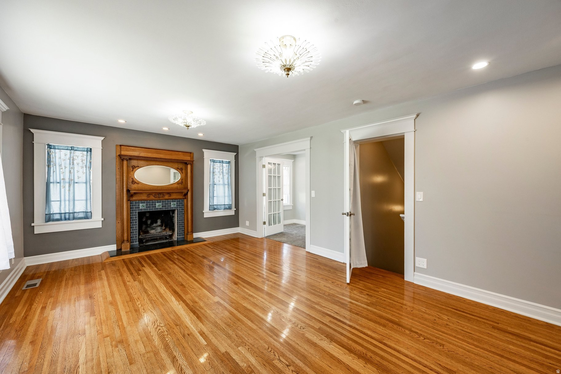 YALECREST - Residential