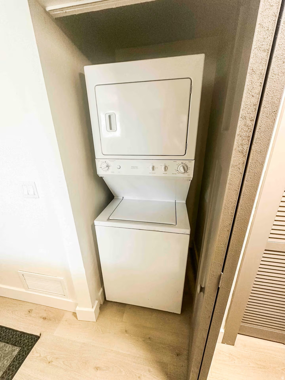 ROLLING HILLS ADDITI - Residential