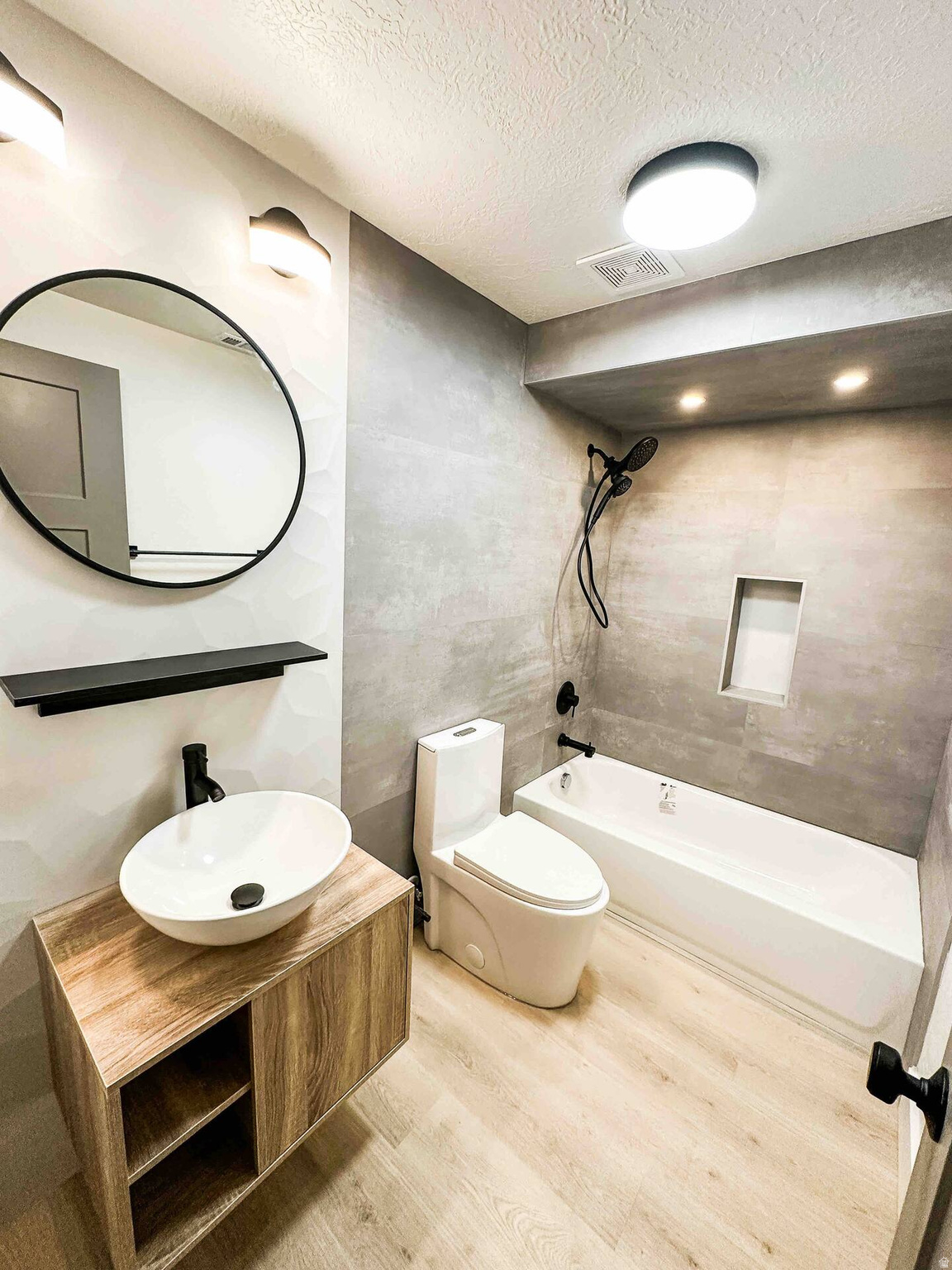 ROLLING HILLS ADDITI - Residential