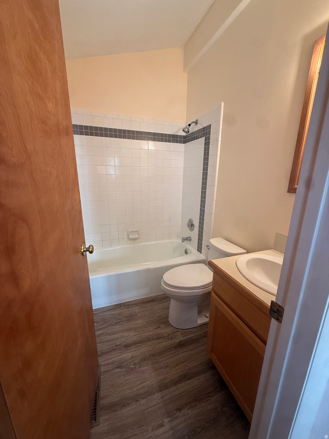 APPLEWOOD ESTATES - Residential