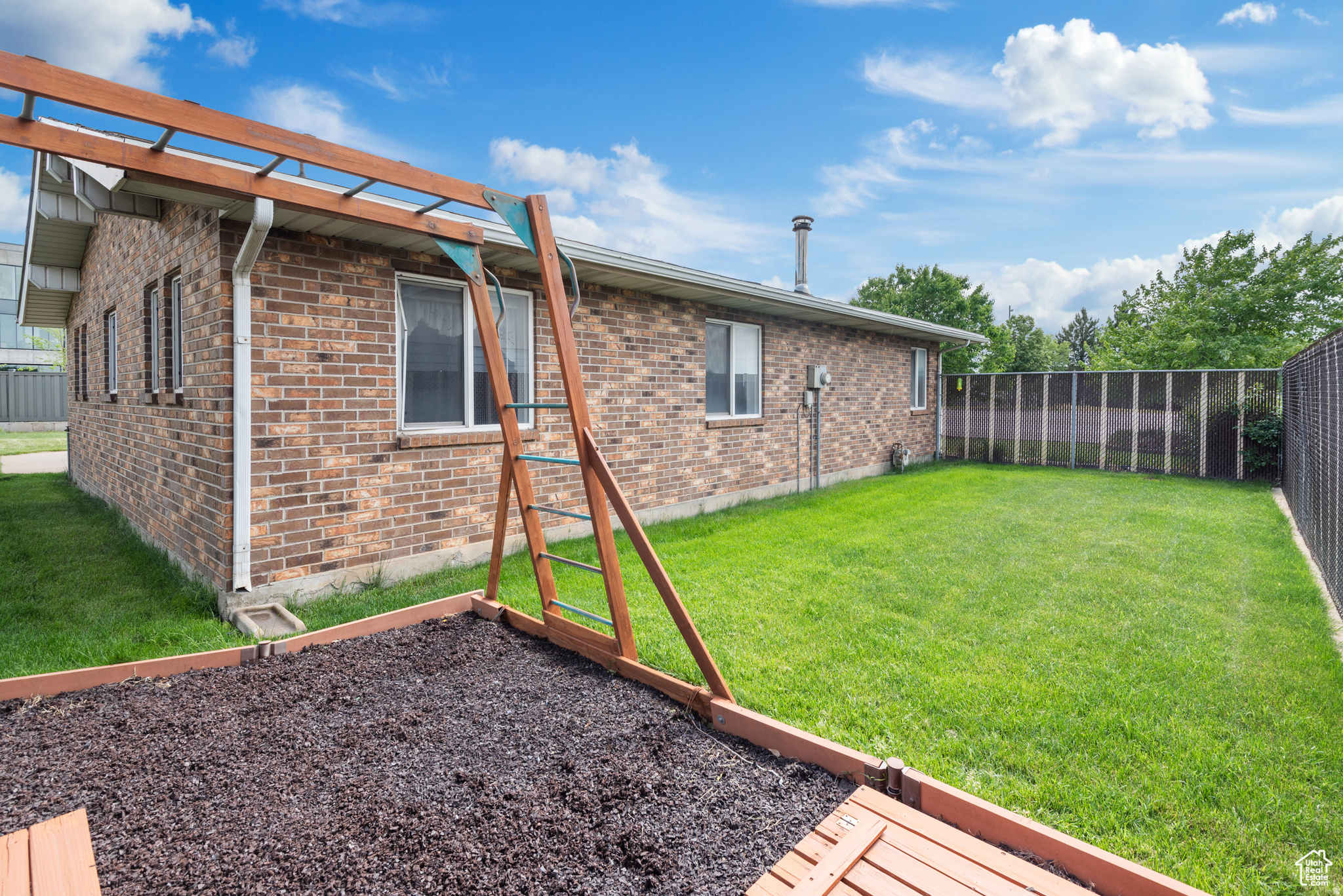 APPLEWOOD ESTATES - Residential