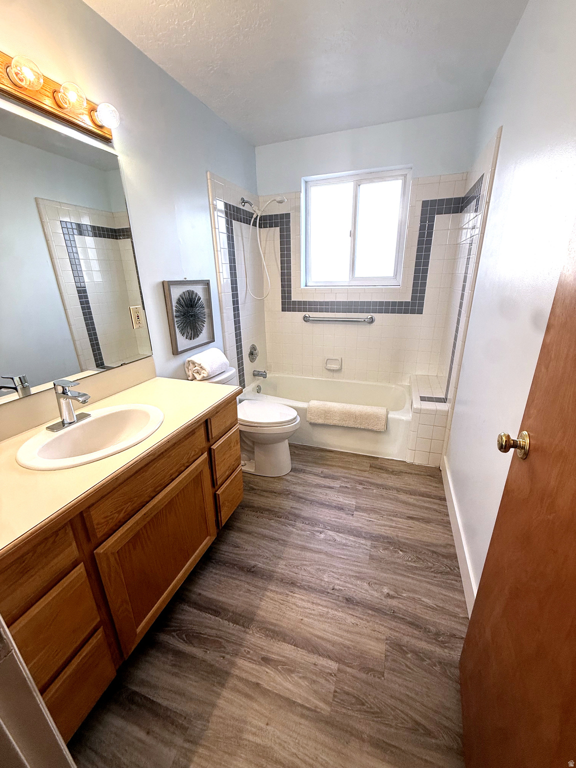 APPLEWOOD ESTATES - Residential