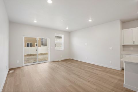 Tiny photo for 3496 N BROWNING ST #1522, Eagle Mountain, UT 84005 (MLS # 2138552)