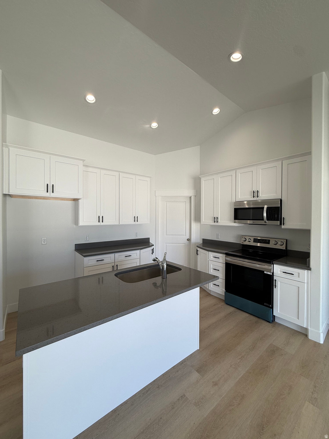 EAGLE POINT - Residential