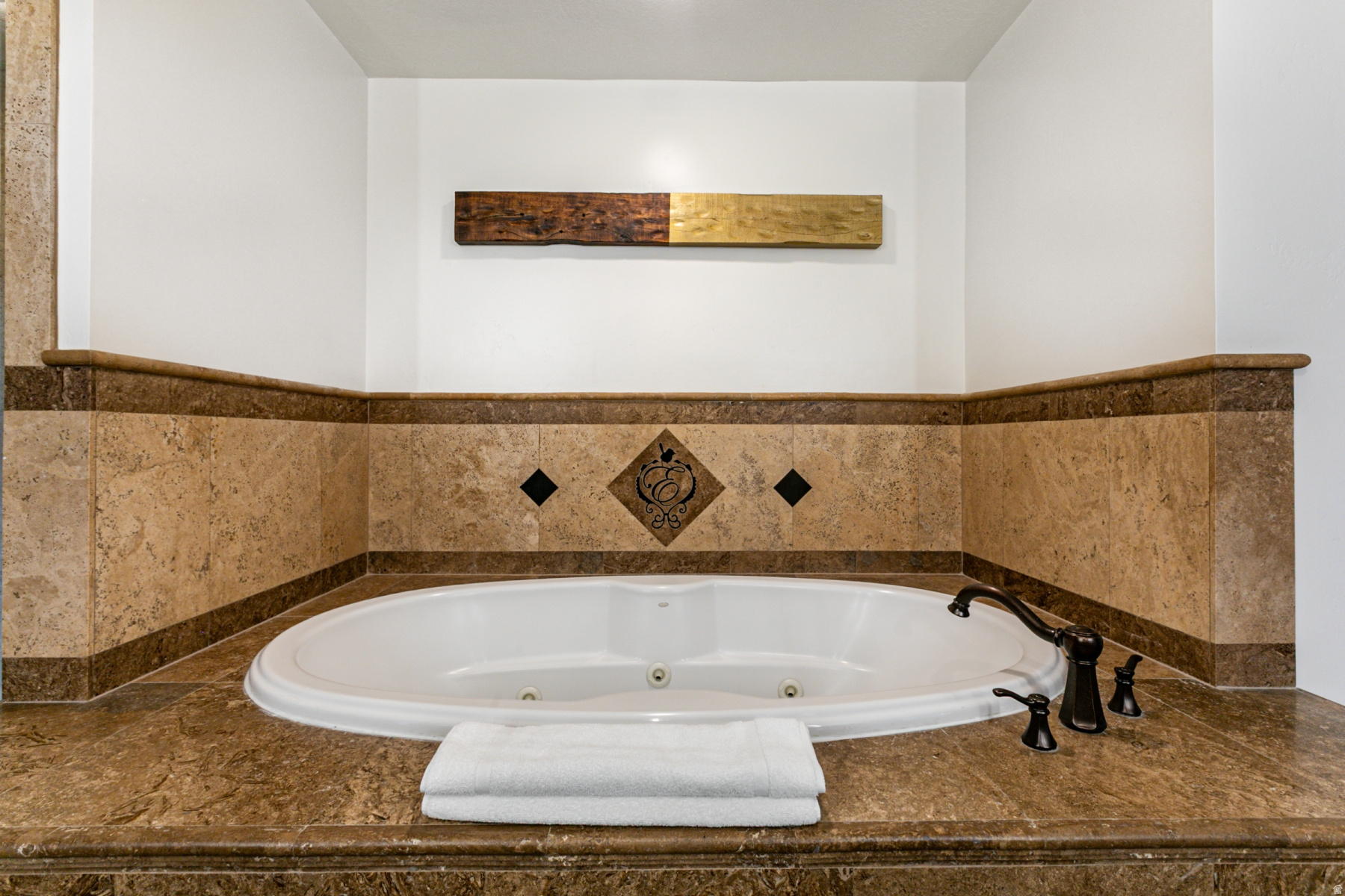 ESCALA LODGES CONDO - Residential