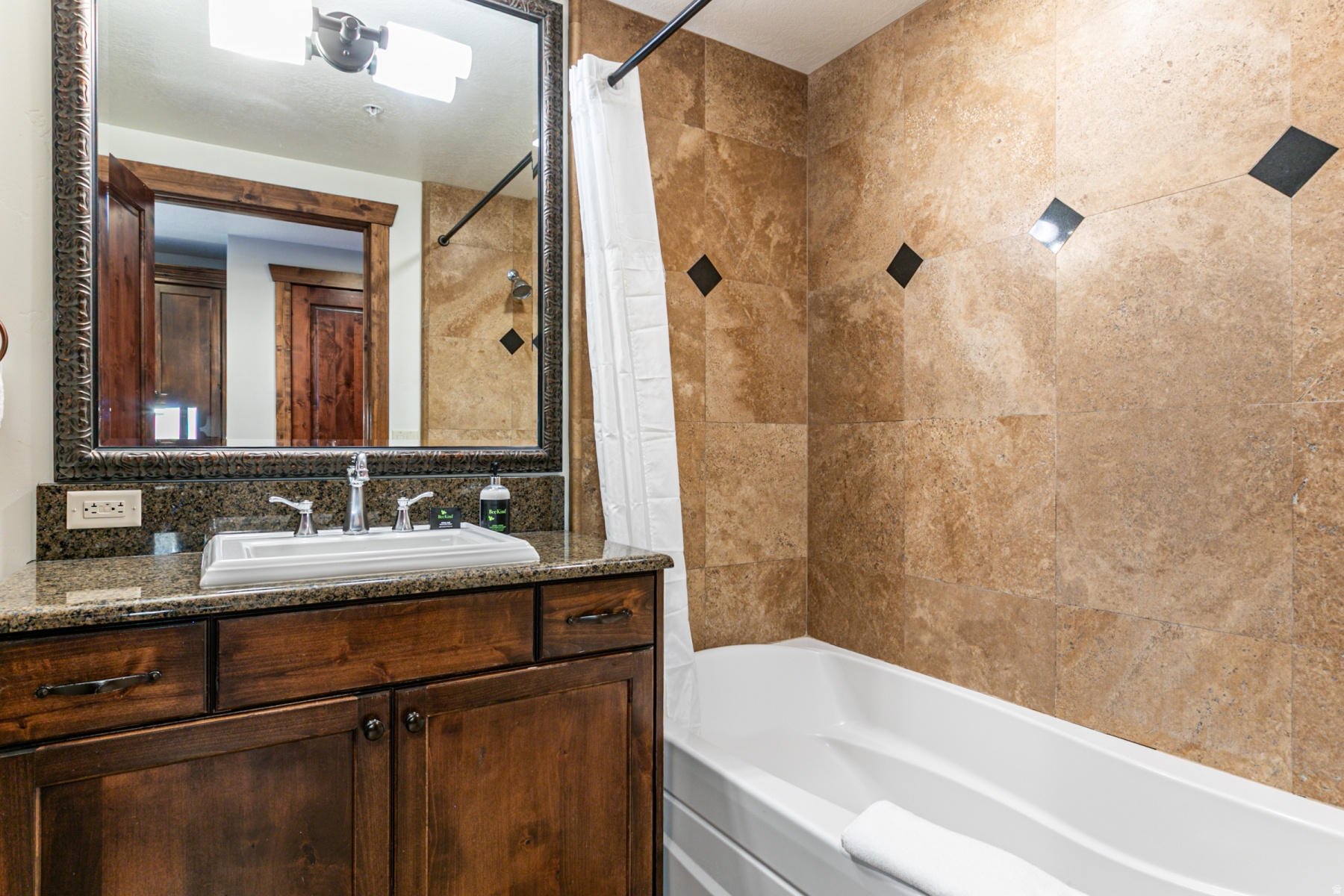 ESCALA LODGES CONDO - Residential