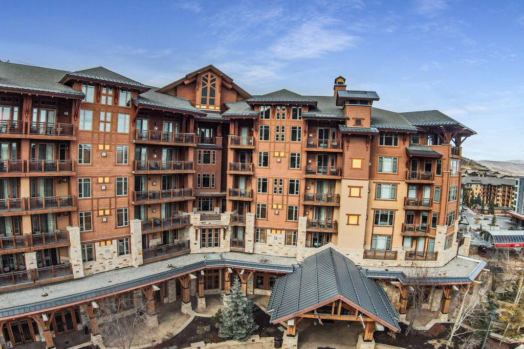 Photo of 3551 N ESCALA CT #313, Park City, UT 84098 (MLS # 2121630)