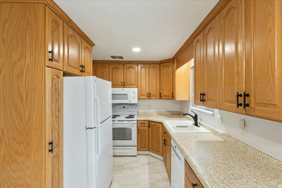 JORDAN VILLA - Residential