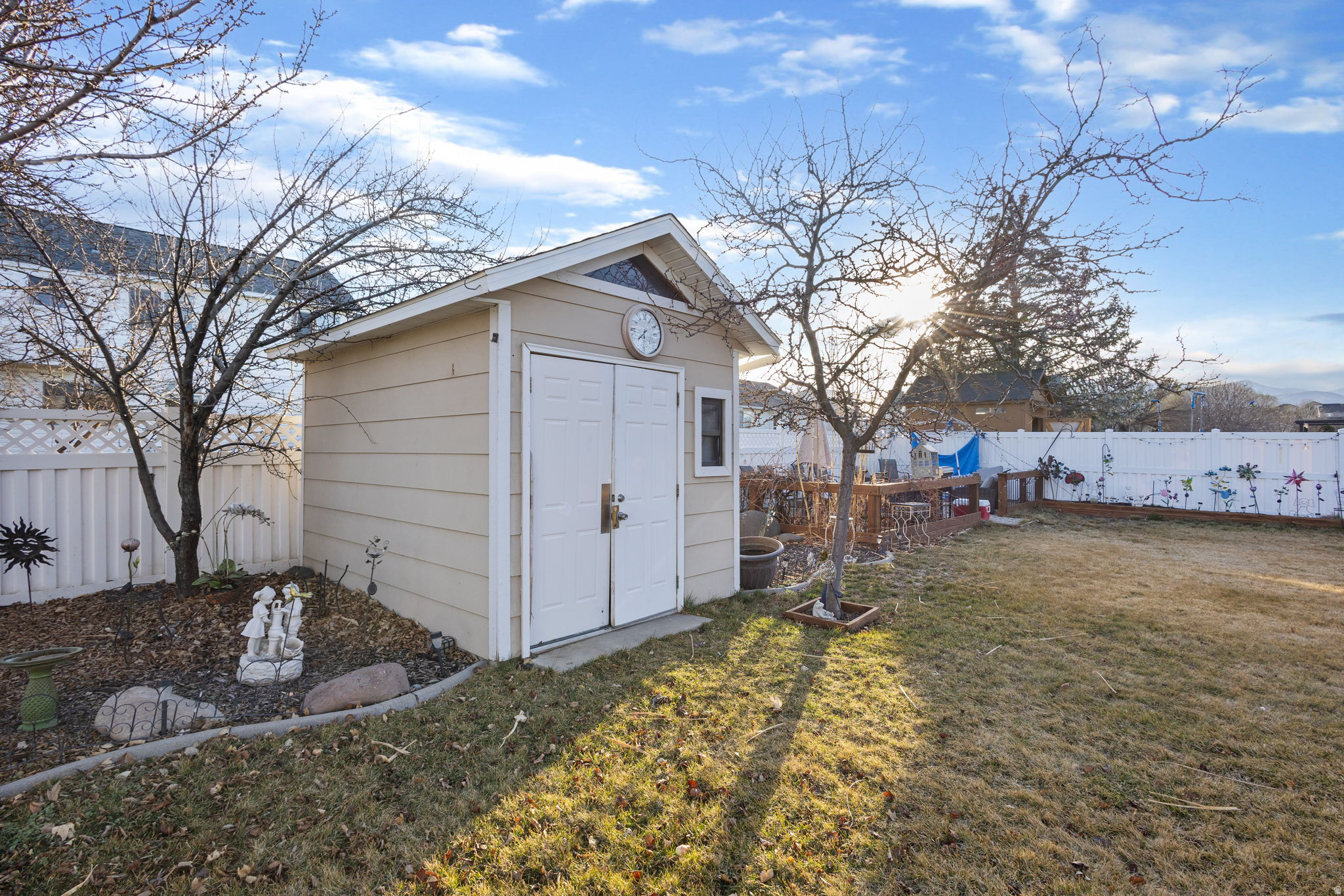 DIAMOND SUMMIT - Residential