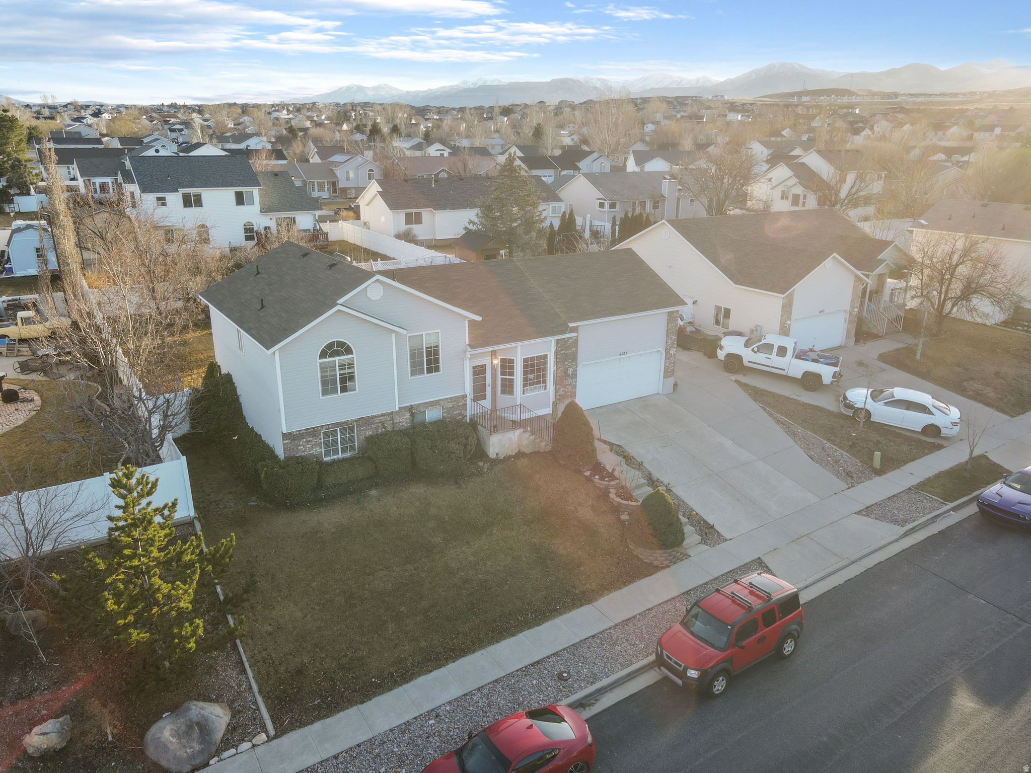 DIAMOND SUMMIT - Residential