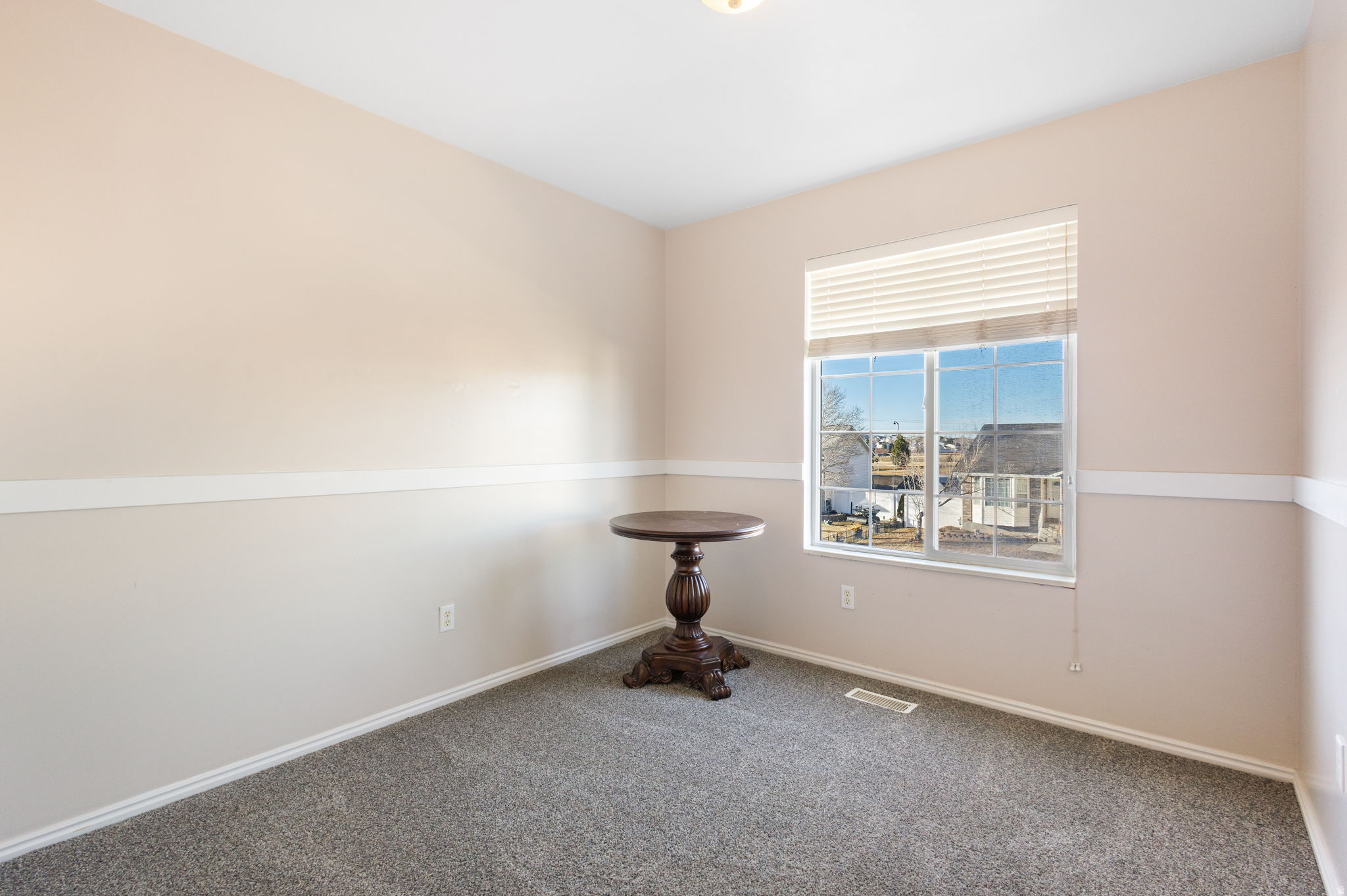 DIAMOND SUMMIT - Residential