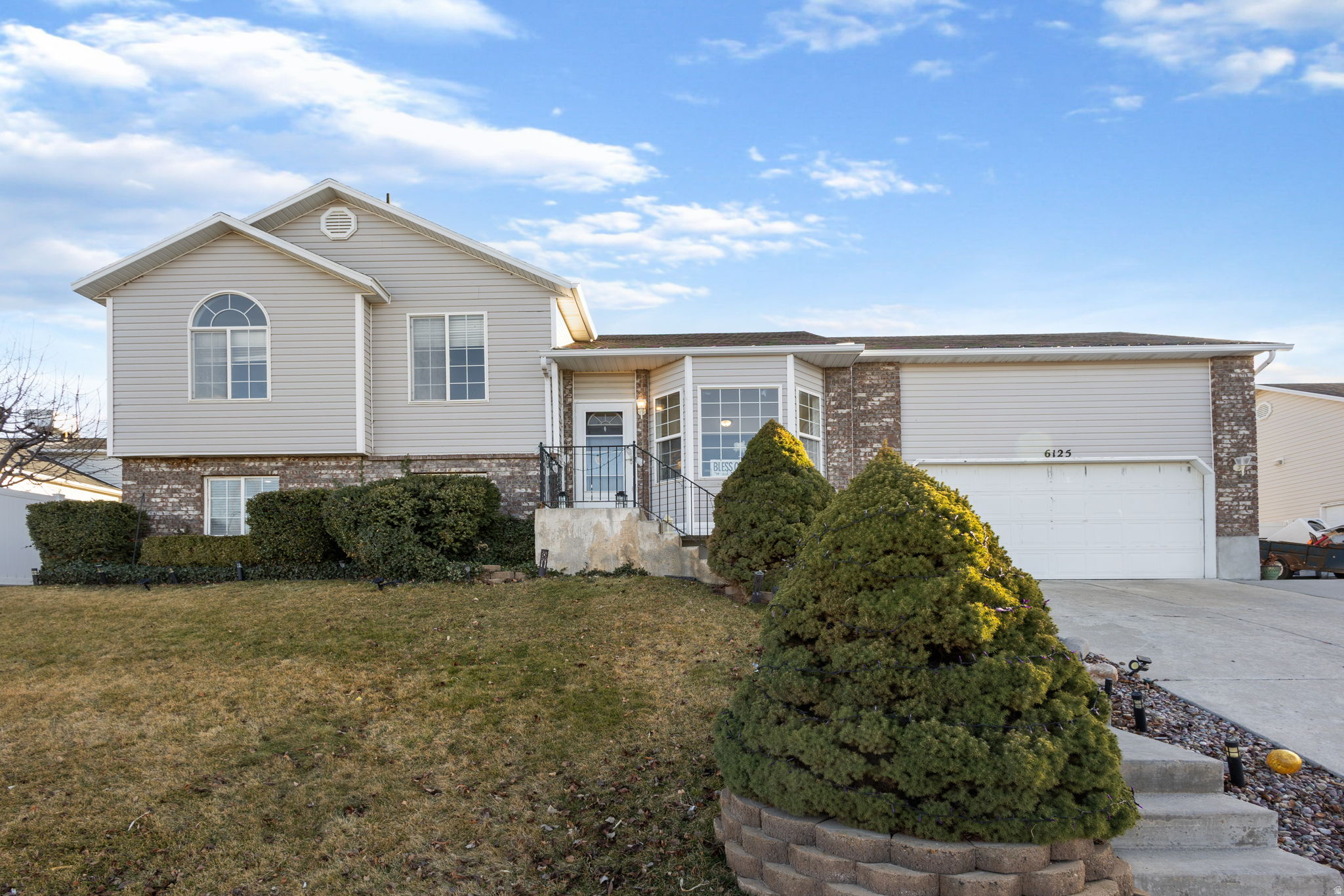 DIAMOND SUMMIT - Residential