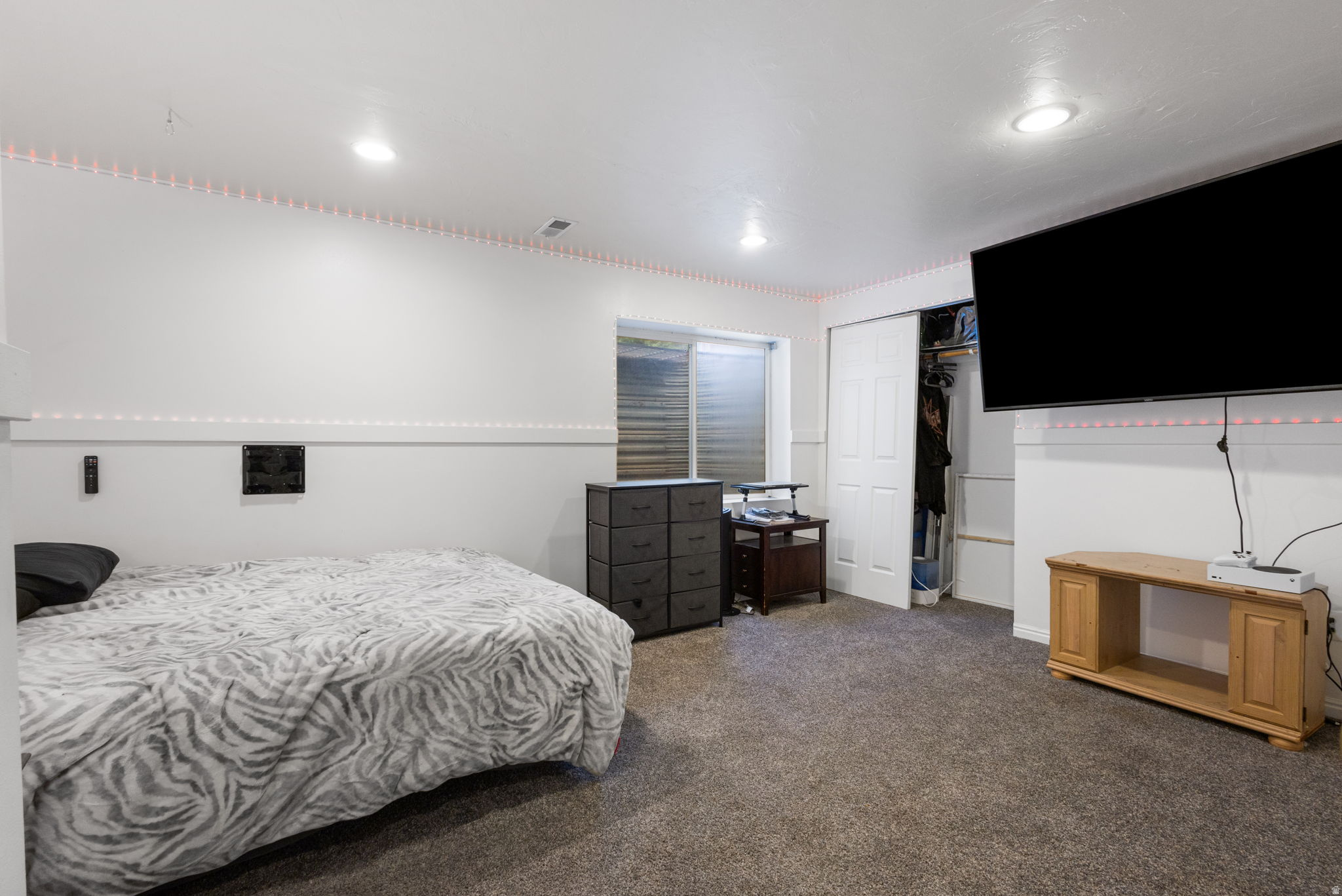 DIAMOND SUMMIT - Residential