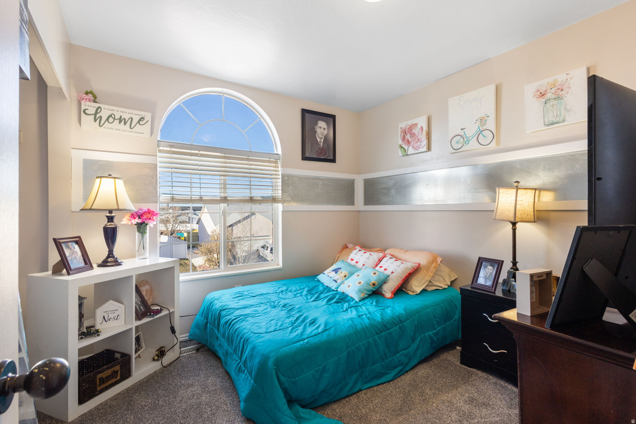 DIAMOND SUMMIT - Residential