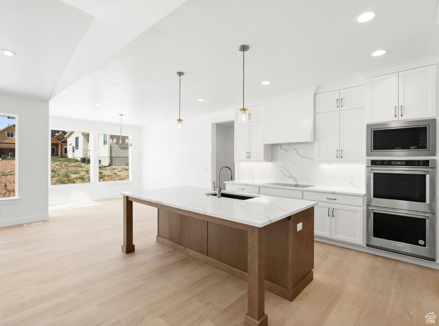 HIGH SKY ESTATES - Residential