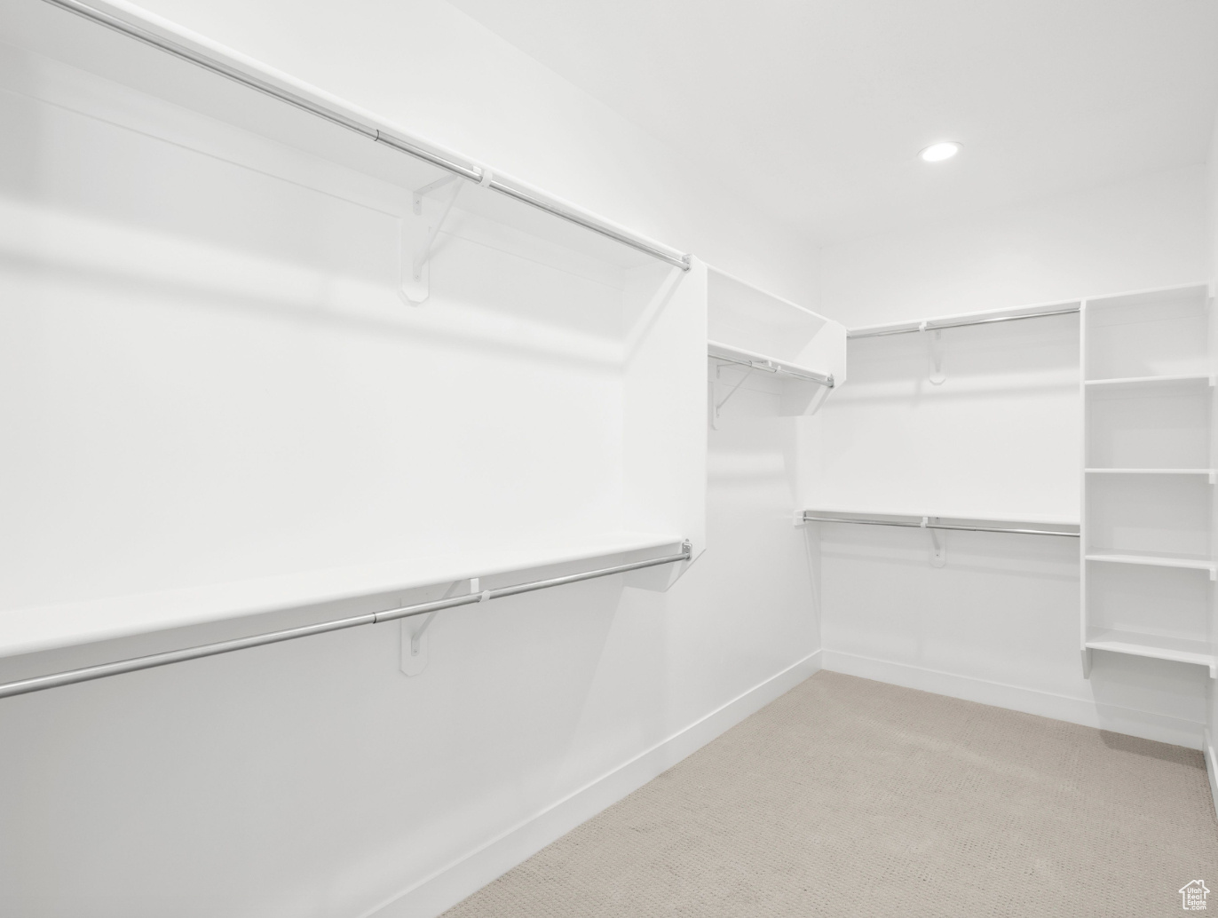 HIGH SKY ESTATES - Residential