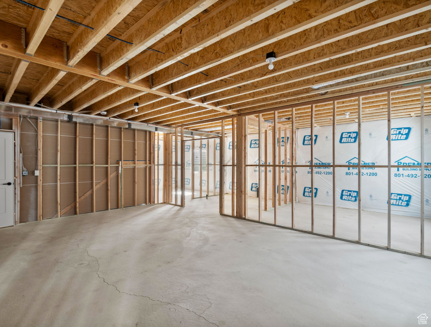 HIGH SKY ESTATES - Residential