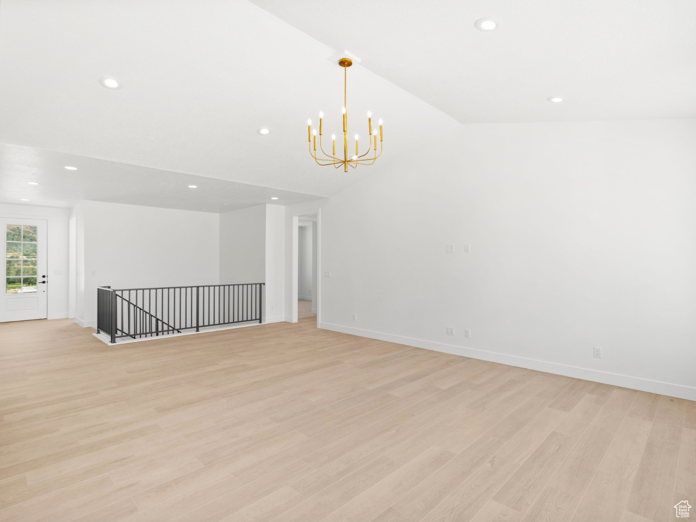 HIGH SKY ESTATES - Residential