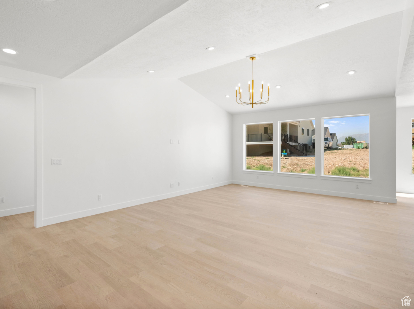 HIGH SKY ESTATES - Residential