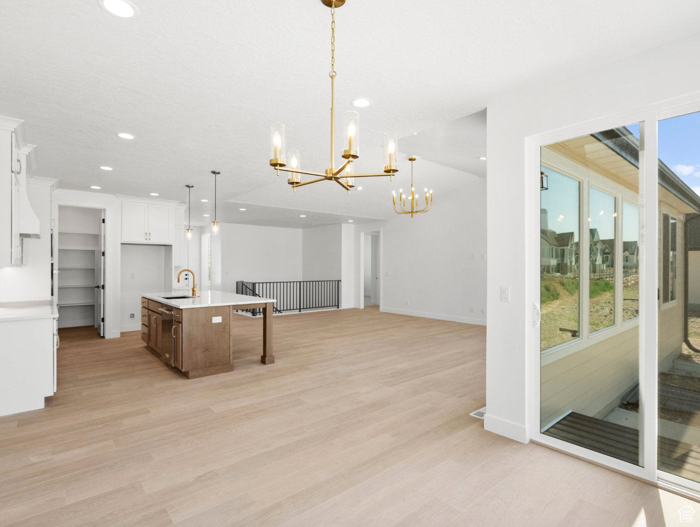 HIGH SKY ESTATES - Residential