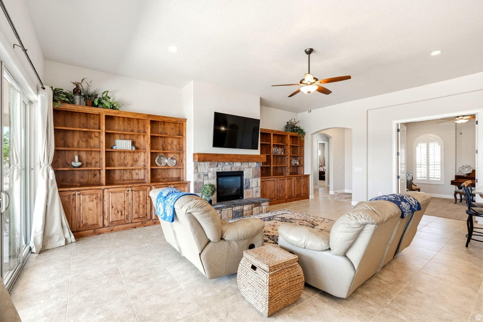 RESERVE AT GREEN SPRING PH 1 - Residential