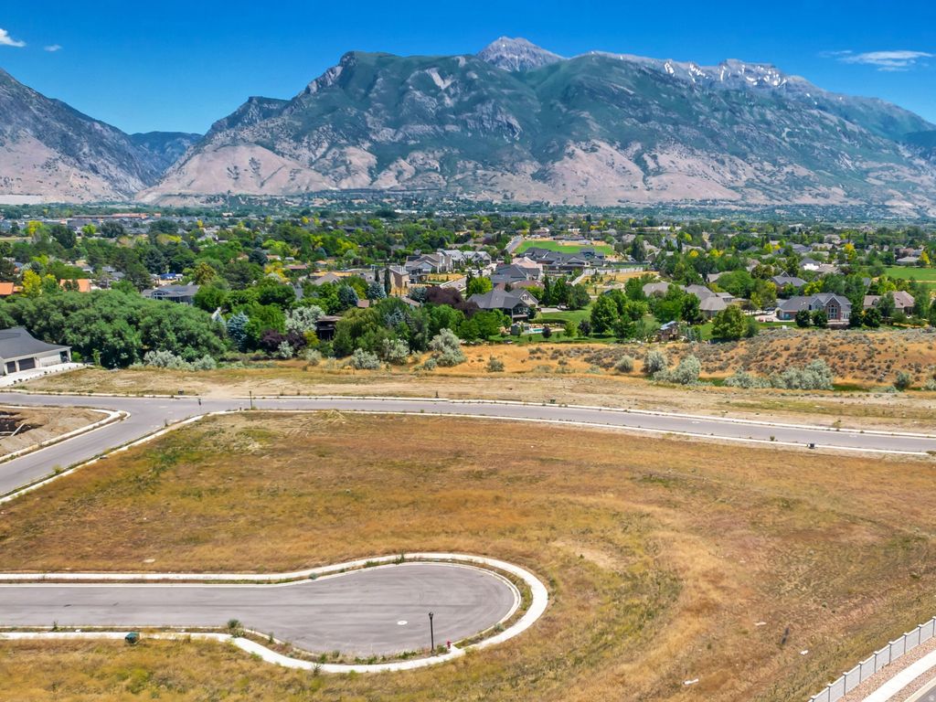 Photo of 9932 N 6520 W #40, Highland, UT 84003 (MLS # 2129083)